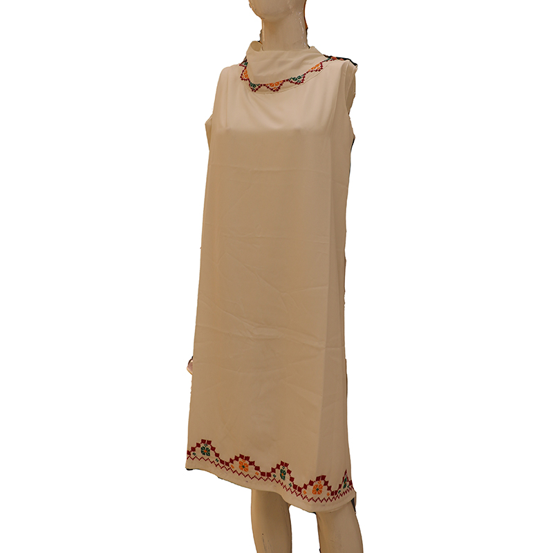 بلوزة شميز كريب اوف وايت تطريز سيناوي