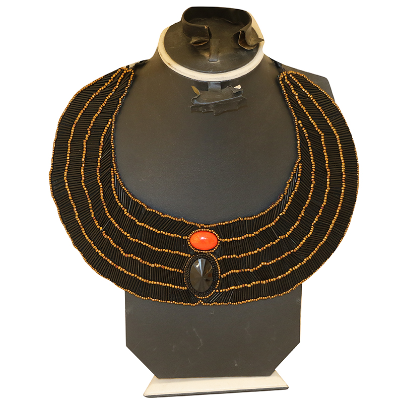 قلادة "خرج نجف" كبيرة – لون أسود أنيق ولمسة تراثية جريئة