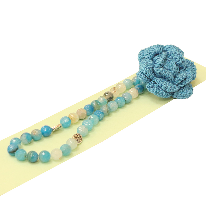 سبحة 33 حبة من العقيق البرازيلي – لون فيروزي – وردة كروشيه – كود 2026030