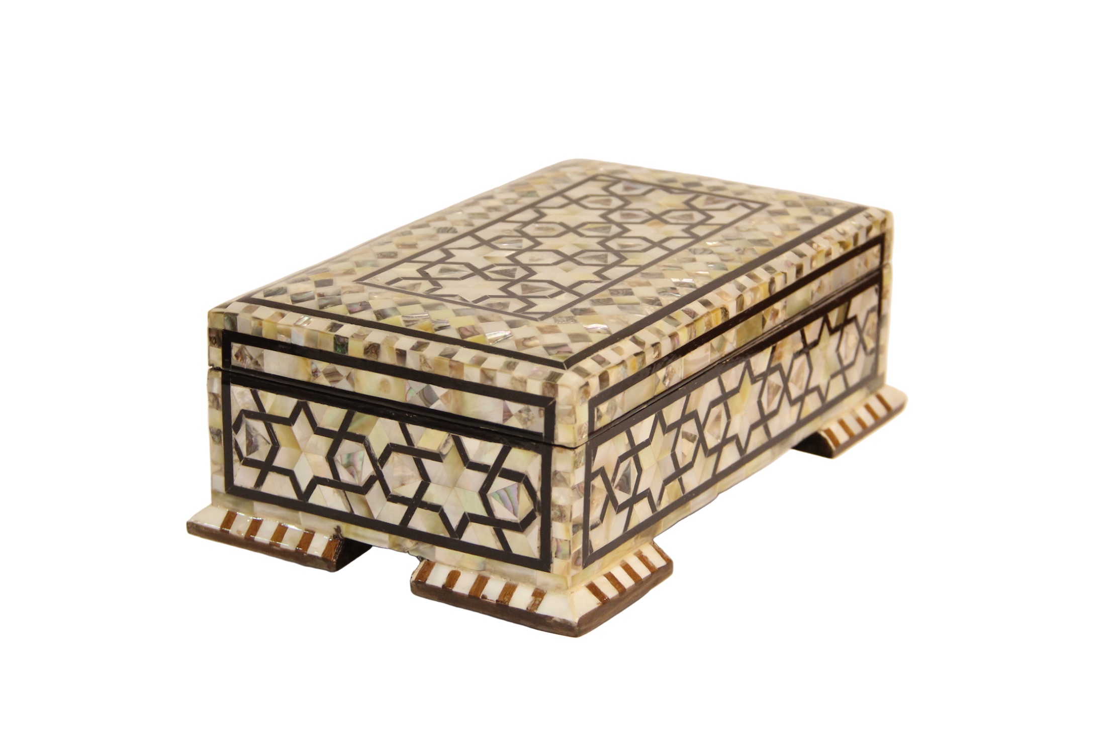 علبة صدف أبيض لؤلؤو ألوان و خشب فنجي