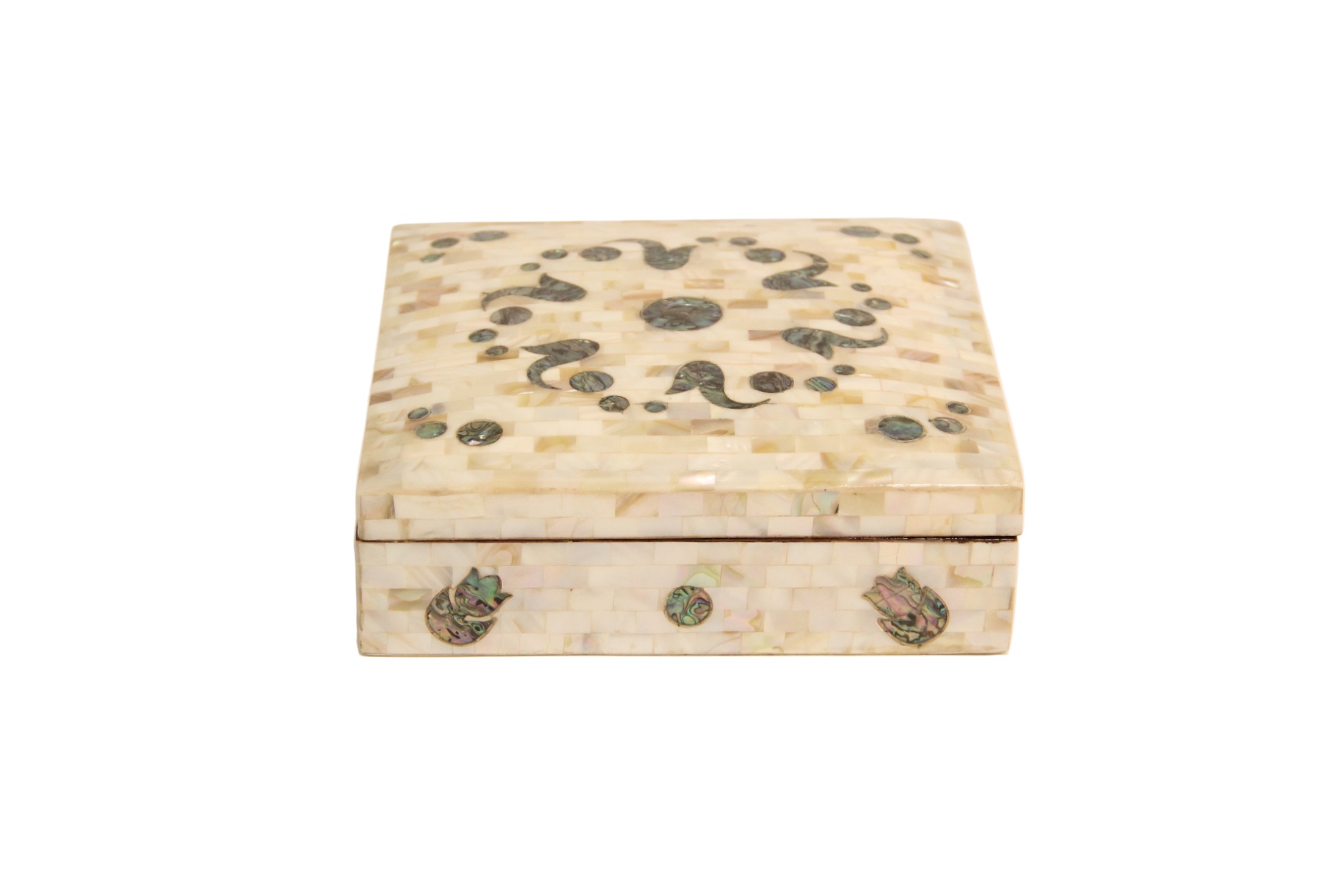 علبة لوتس ورد