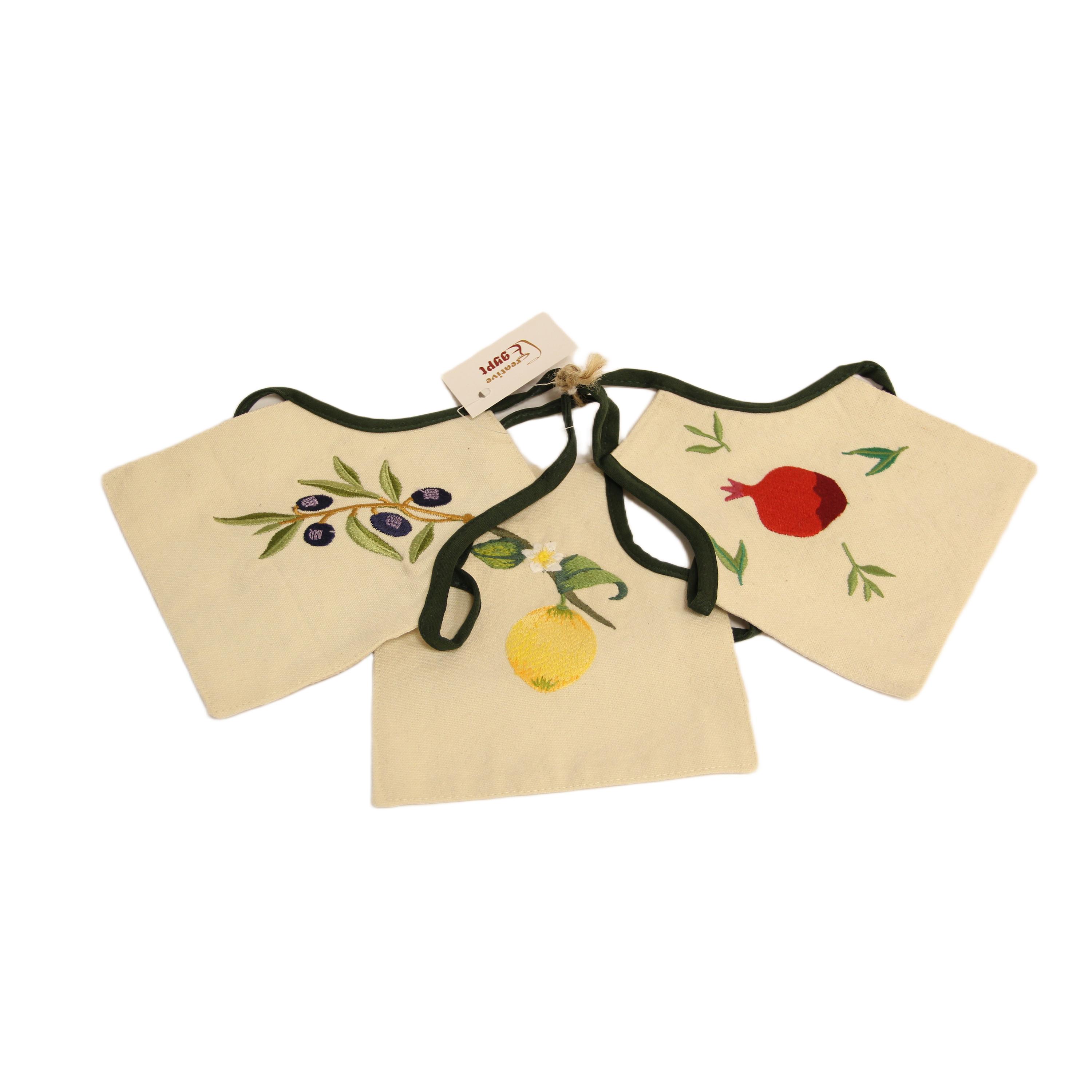 1506p – طقم 3 حافظة زجاجات شكل مريلة"بلومز"