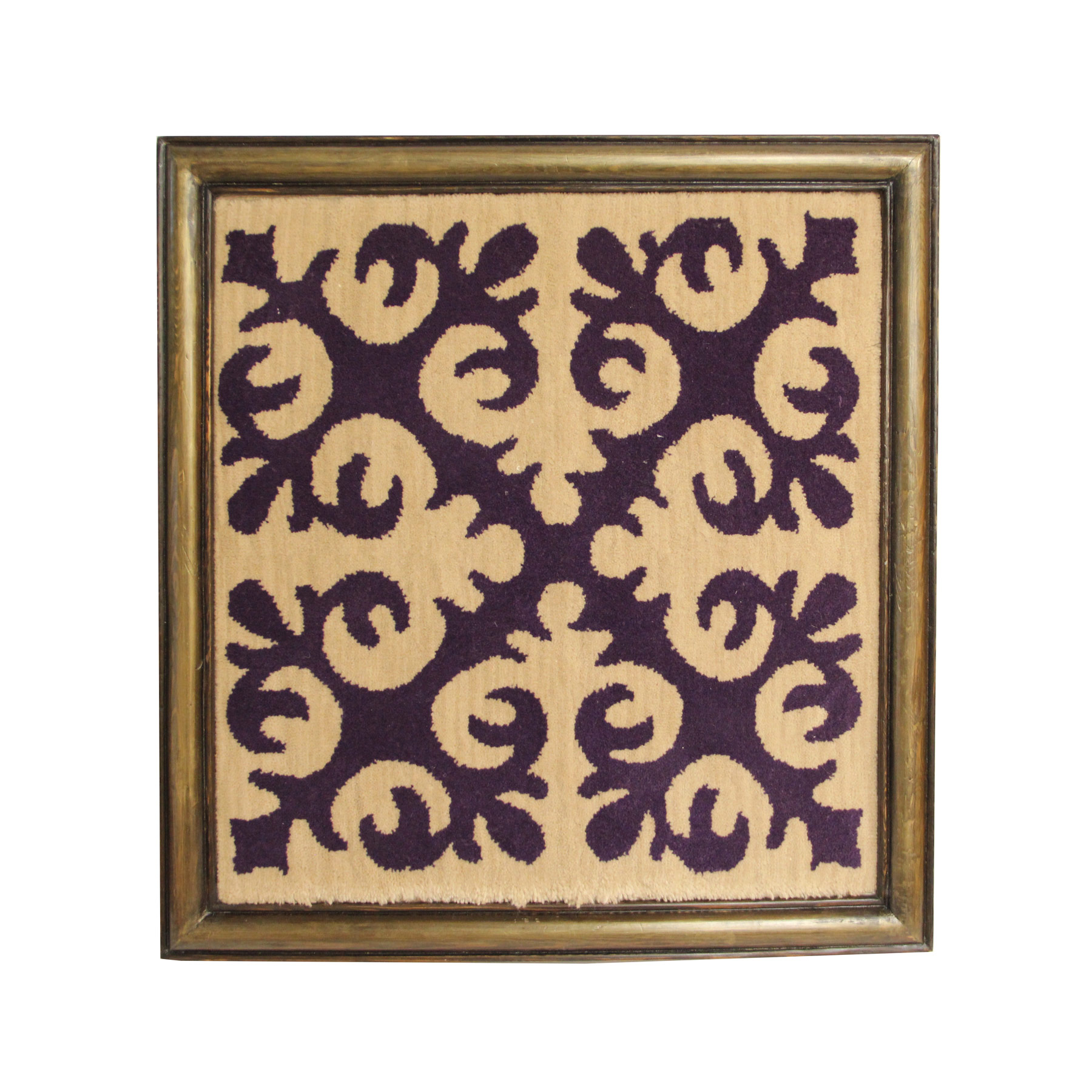 برواز سجاد يدوى ارضية بيج ورسم زخرفى بنفسجى مقاس 45 × 45 سم