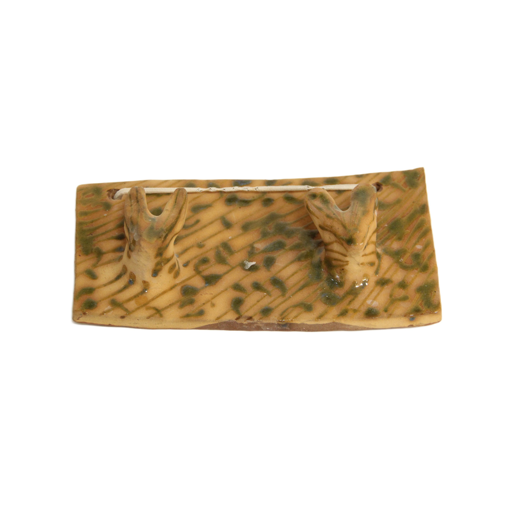 حاملة فوط فخار يدوية برأس حيوان